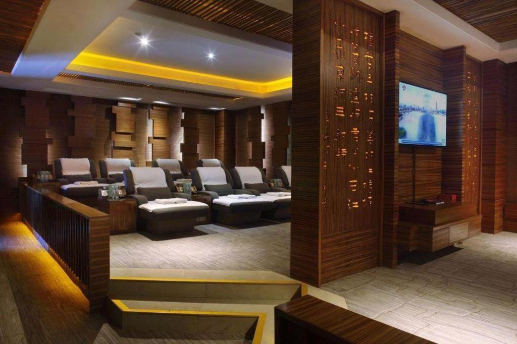 Dongguan Silver World Garden Hotel Exterior photo
